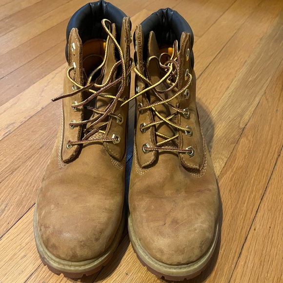 Women’s Timberland boots - Picture 2 of 7